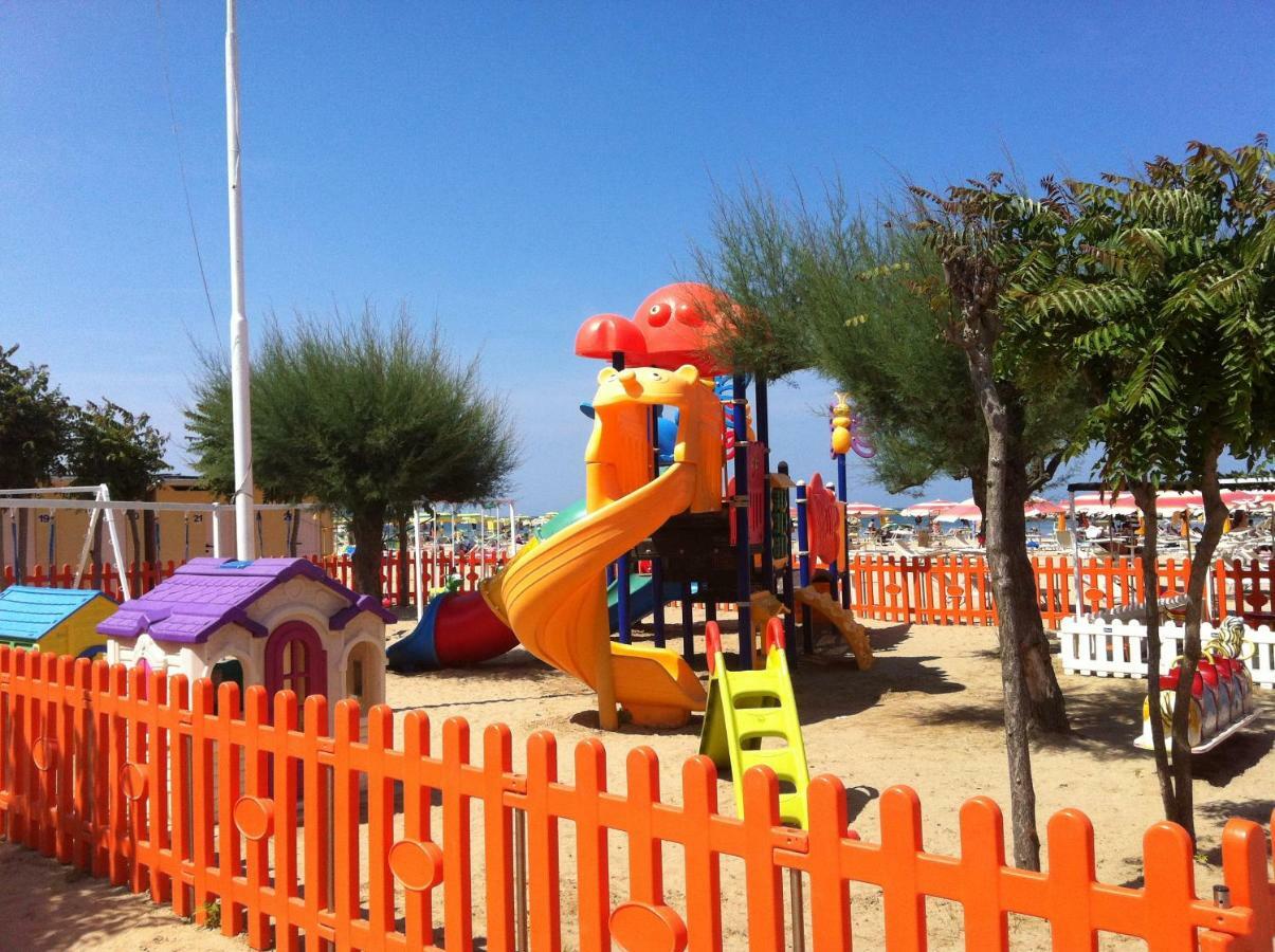 Happy Whale Apartment Rimini Dış mekan fotoğraf