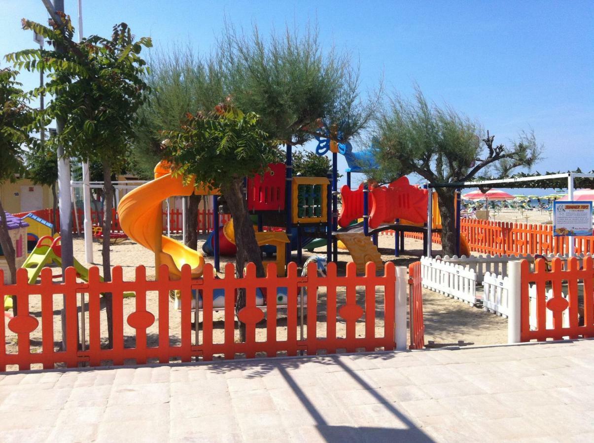 Happy Whale Apartment Rimini Dış mekan fotoğraf